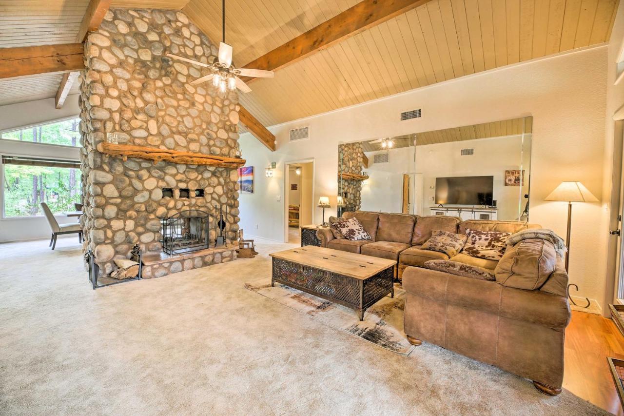 Lush Pinetop Retreat With Large Deck And Wooded Yard! Exterior photo